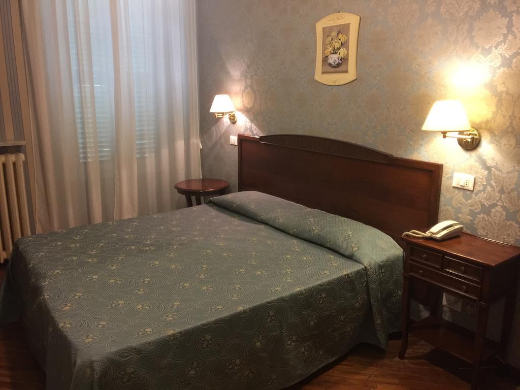 Hotel Villa Aricia Аричча Экстерьер фото